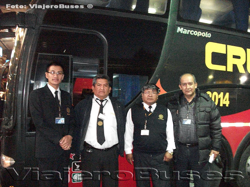 Marcopolo Paradiso 1550 / Scania K124IB 8x2 / Cruz del Sur - Perú / Nuevo Servicio - Lima - Santiago / Asistente: Juan Renteria - Conductores:Rolando Nuñez, Julio Guerrero - Instructor de Conductores: Jose Garrido